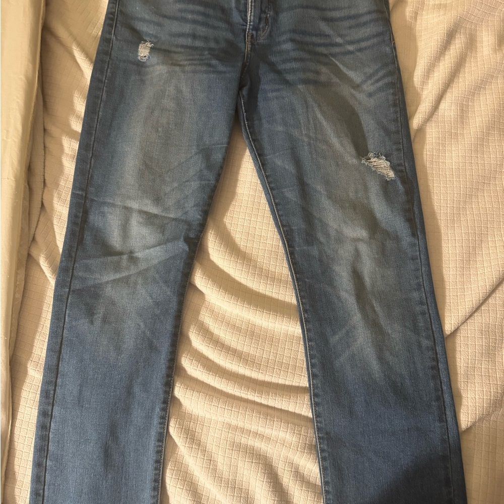 Classic Levi’s Straight Leg Denim - Sleek & Versatile - Size 32